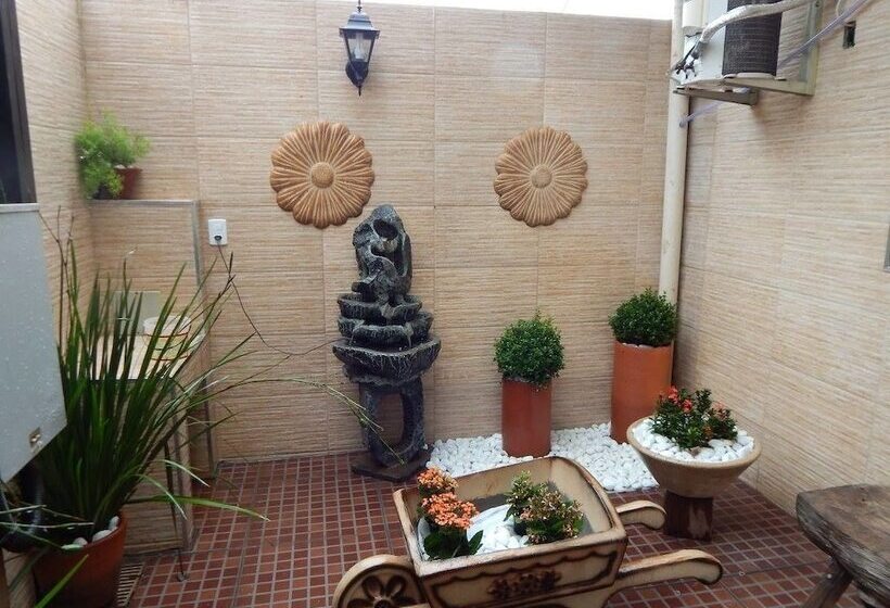 בית מלון כפרי Gold Nalva