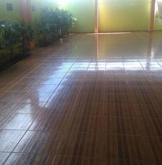 בית מלון כפרי Gold Nalva