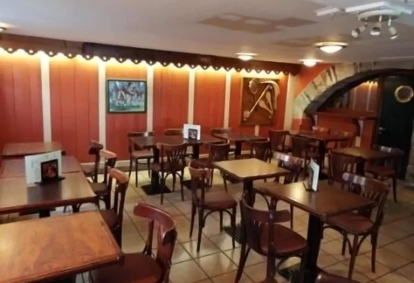 Hotelli Hôtel Restaurant Le Monte Carlo