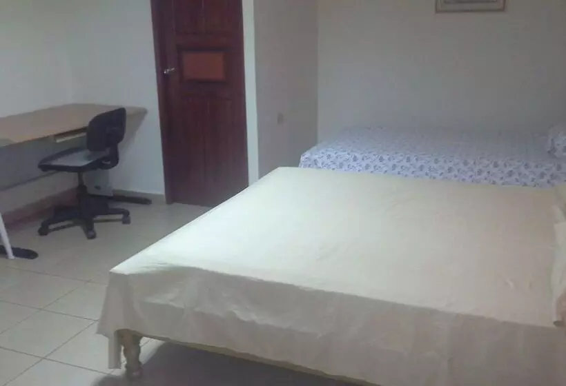 ホテル Jl Serracin Apart