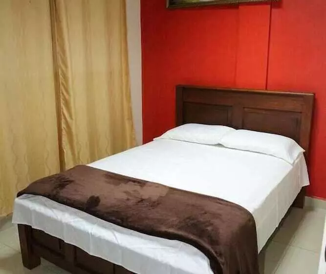 ホテル Jl Serracin Apart