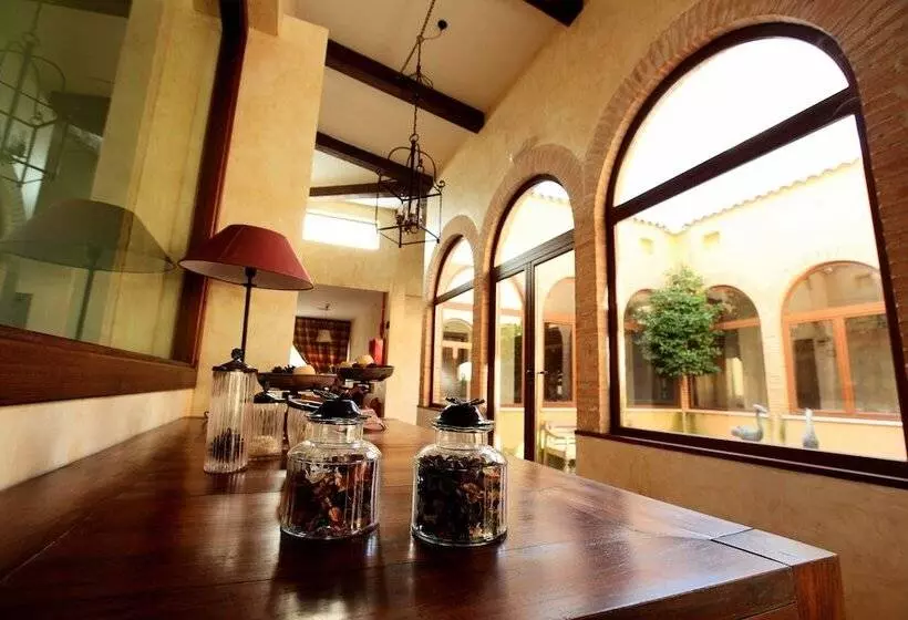 Hotelli La Senda De Los Enebros