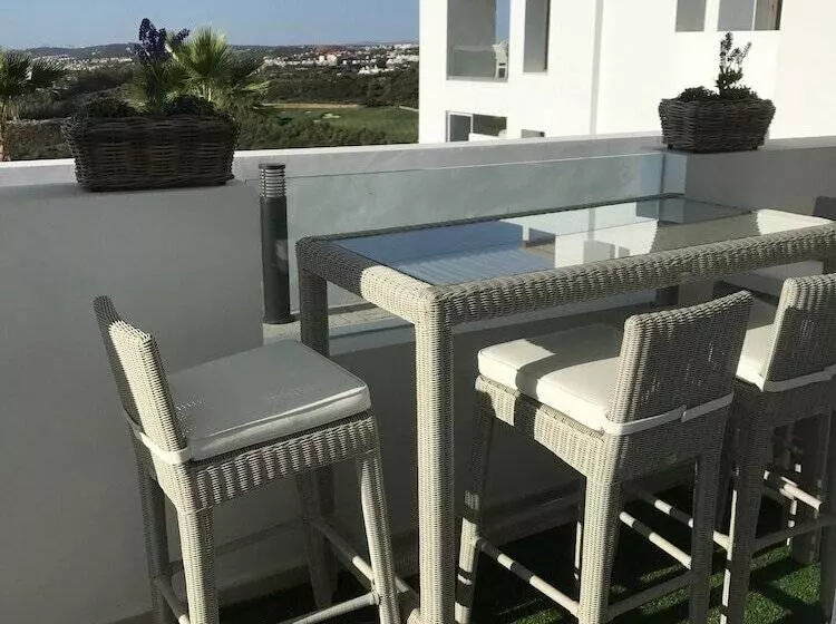 ホテル Las Terrasses De Cortesin D38