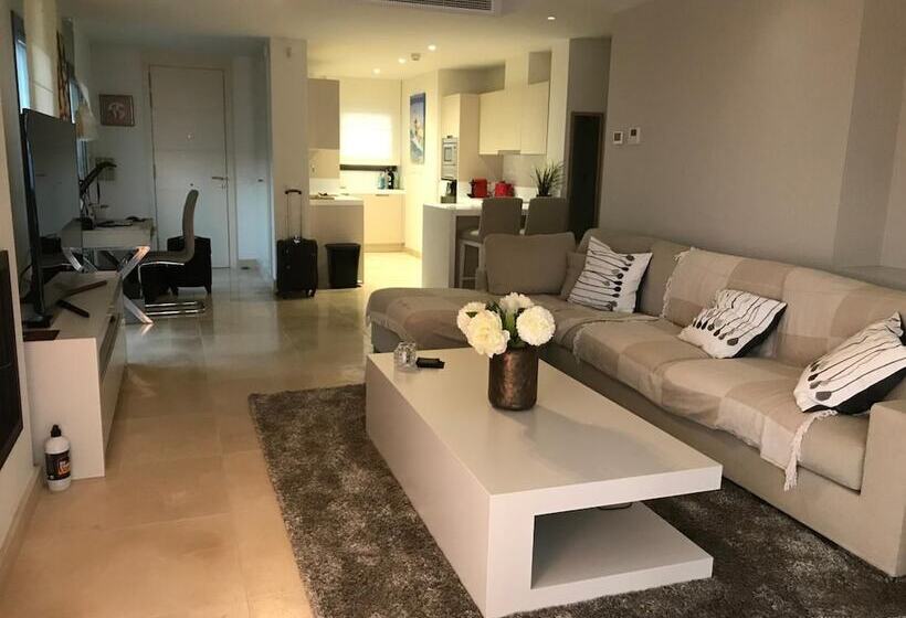 Отель Las Terrasses De Cortesin D38