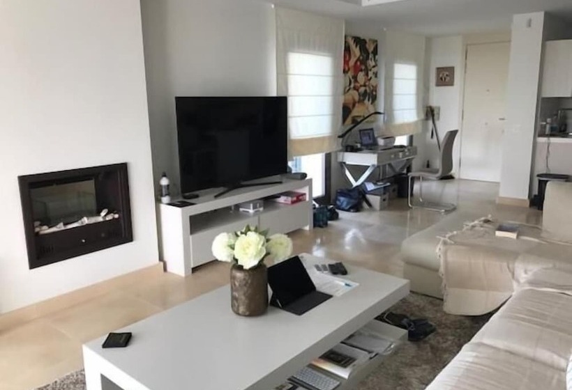 Отель Las Terrasses De Cortesin D38