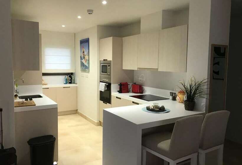 Отель Las Terrasses De Cortesin D38