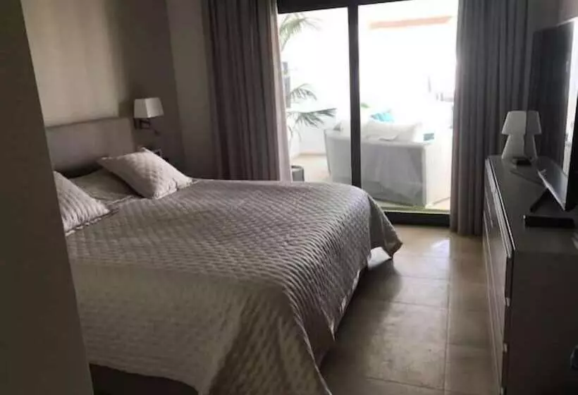 ホテル Las Terrasses De Cortesin D38