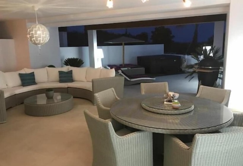 Отель Las Terrasses De Cortesin D38