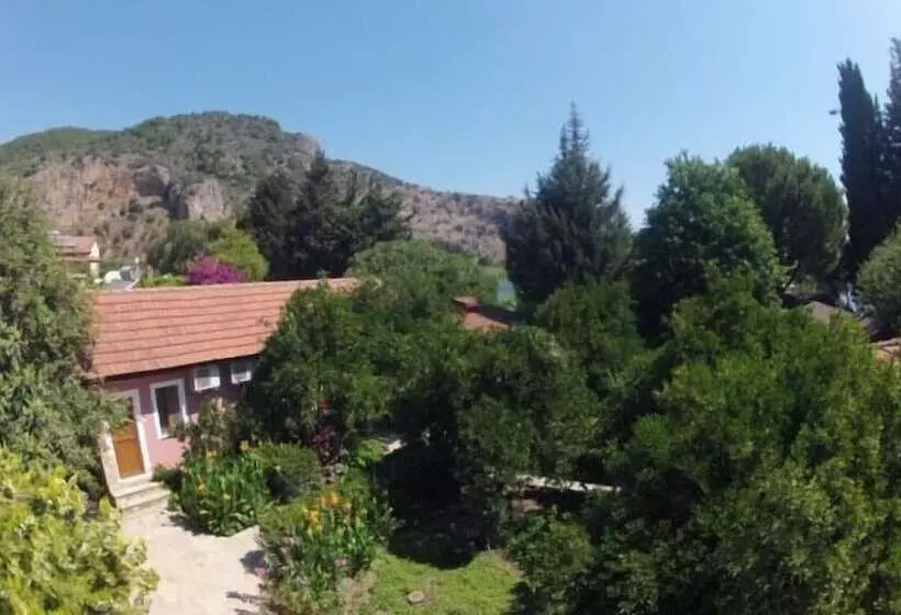 Lindos Pension