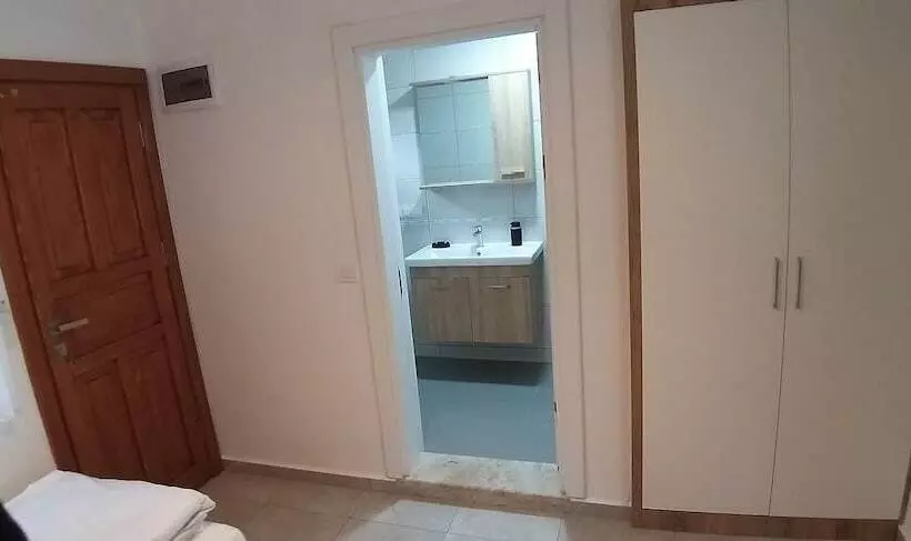 Lindos Pension