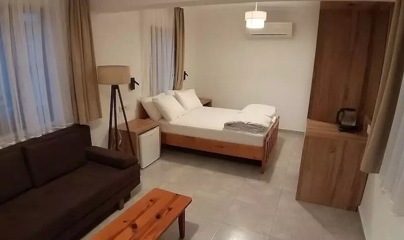 Lindos Pension