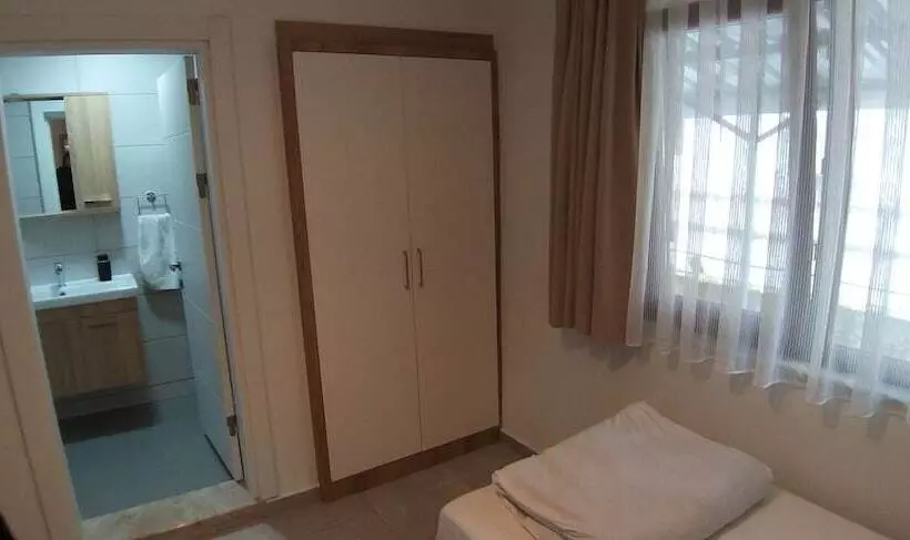 Lindos Pension