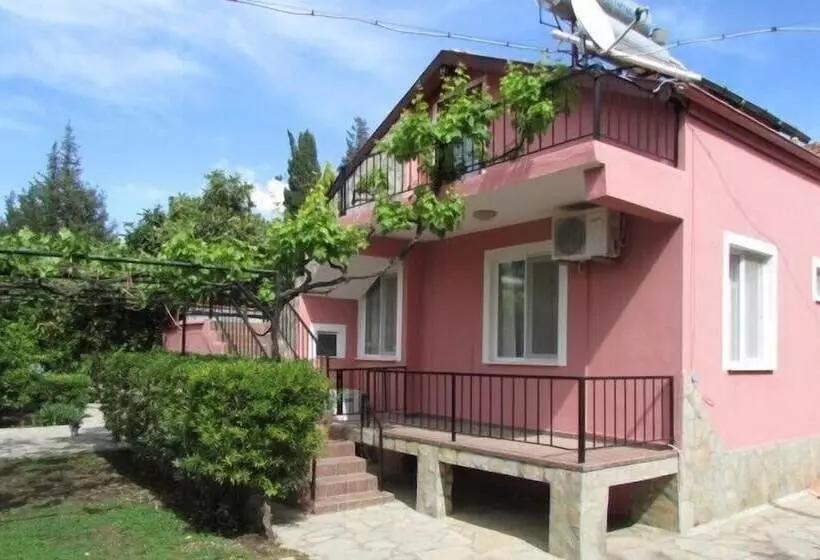 Lindos Pension