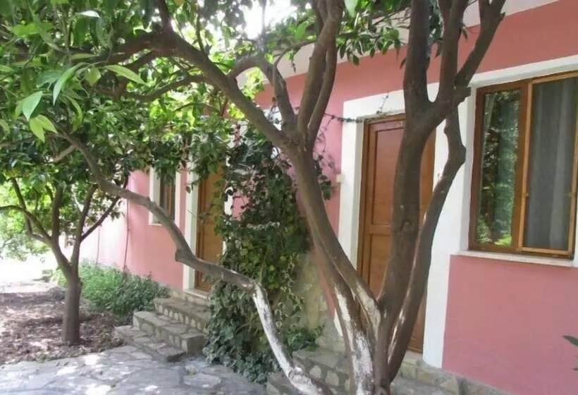 Lindos Pension