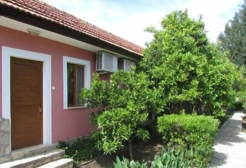 Lindos Pension