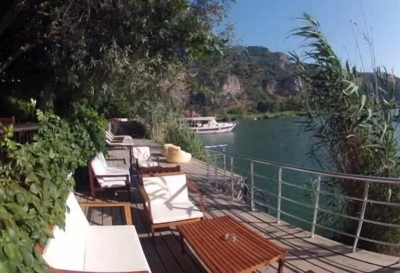 Lindos Pension
