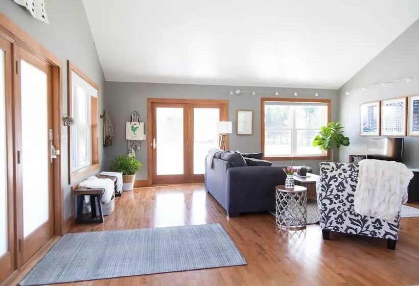 Majatalo Ashling Acres