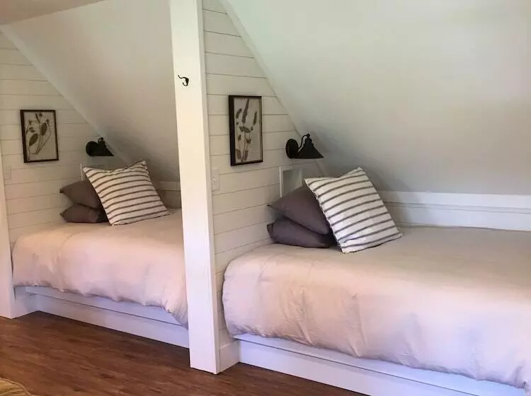 Majatalo Ashling Acres