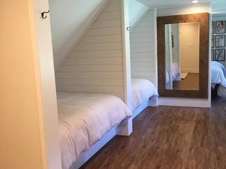 Majatalo Ashling Acres