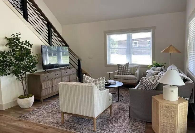 Majatalo Ashling Acres