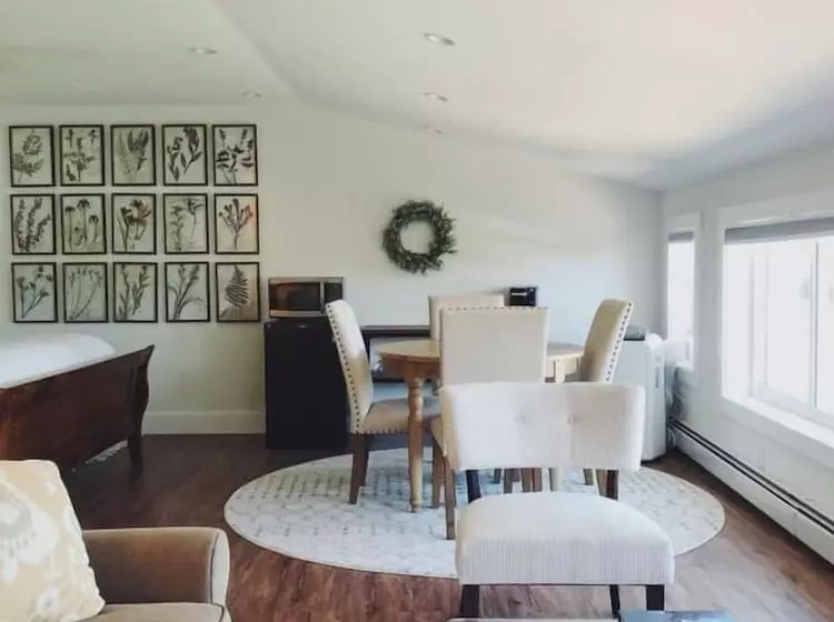 Majatalo Ashling Acres