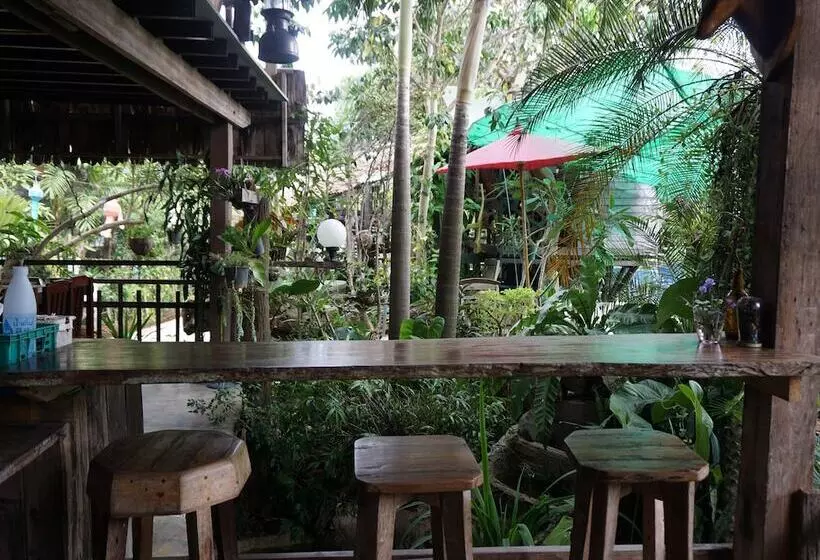ペンション Bann Din Chiang Rai