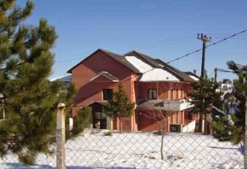 פנסיון Nefeli Guesthouse