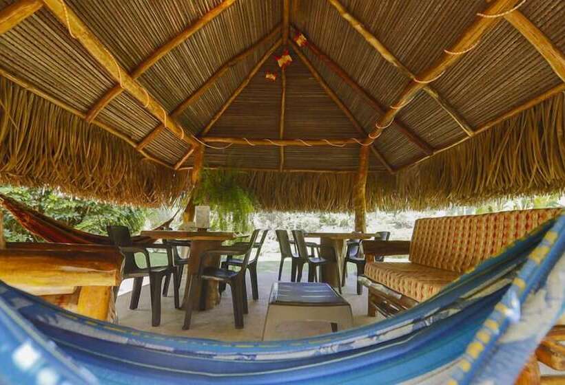 تختخواب و صبحانه Cabanas Los Colibris