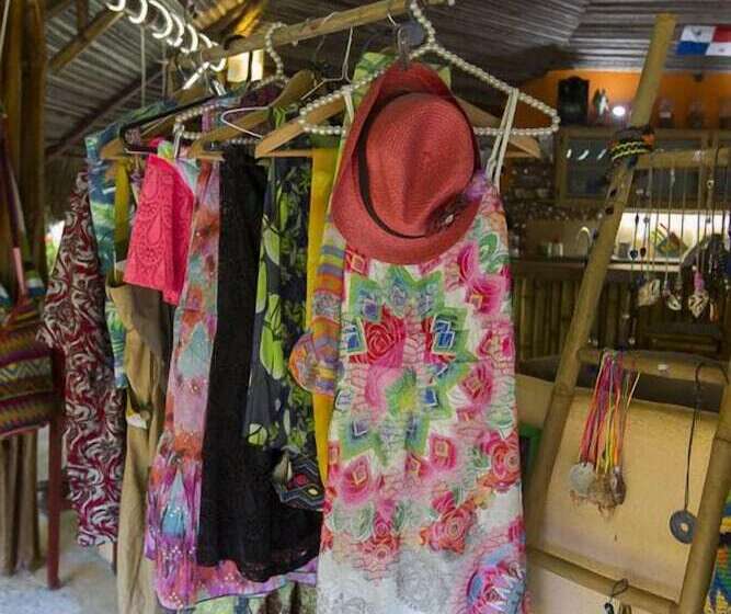 تختخواب و صبحانه Cabanas Los Colibris