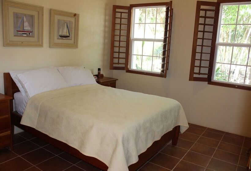 تختخواب و صبحانه The Crimson Orchid Inn At Orchid Bay