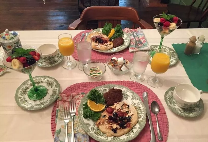 Aamiaismajoitus (B&B) The Noon Collins Inn