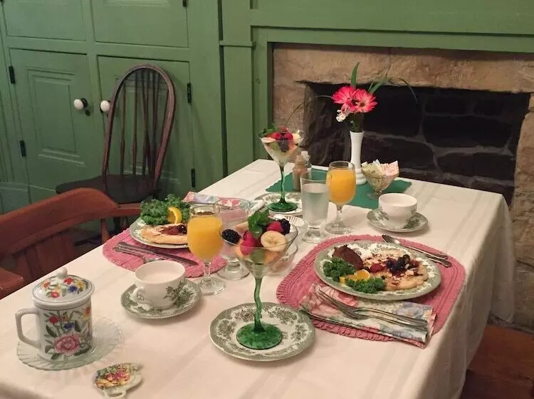 Aamiaismajoitus (B&B) The Noon Collins Inn