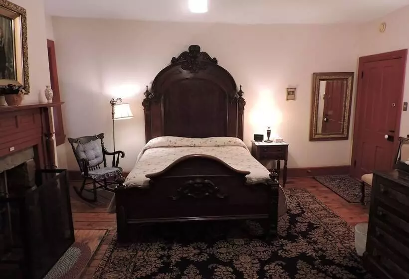 Aamiaismajoitus (B&B) The Noon Collins Inn