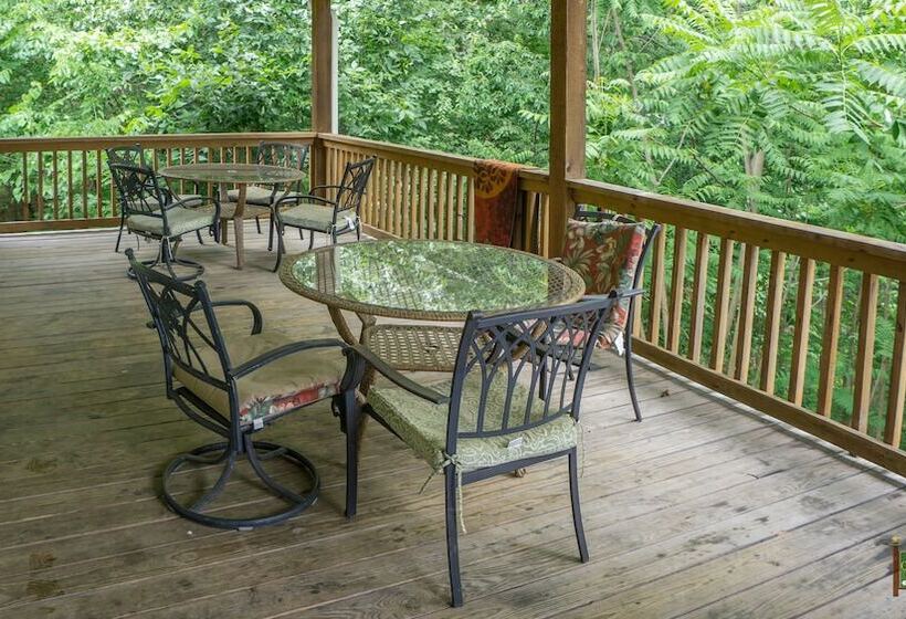 Candlewyck Cove Resort