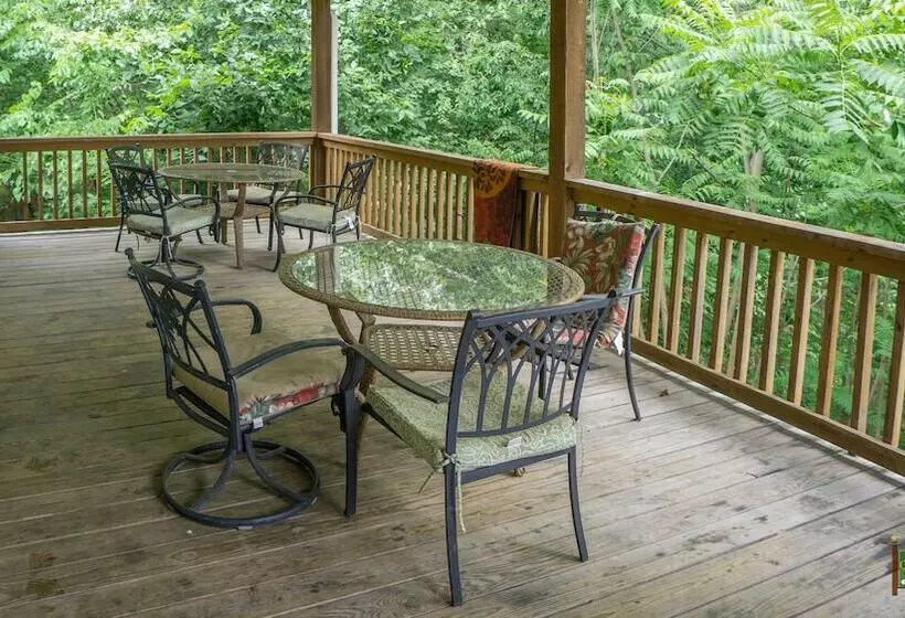 Candlewyck Cove Resort