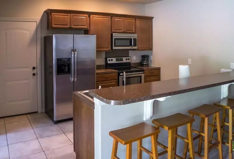 Candlewyck Cove Resort