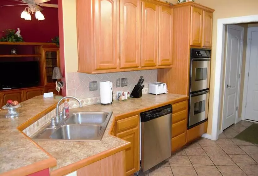 Candlewyck Cove Resort