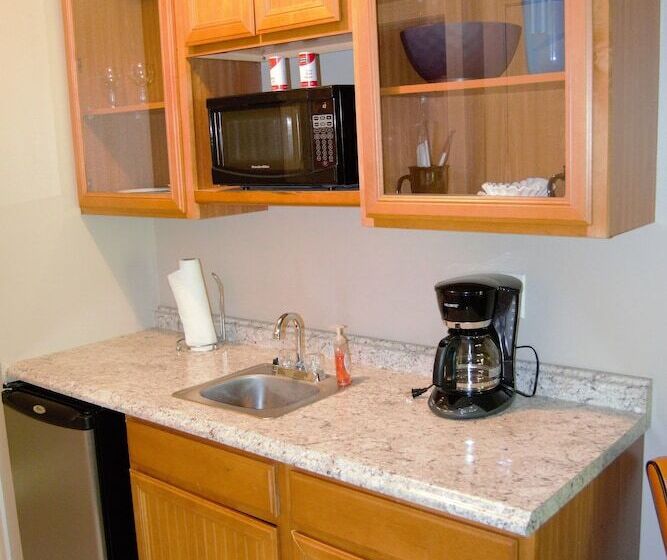 Candlewyck Cove Resort