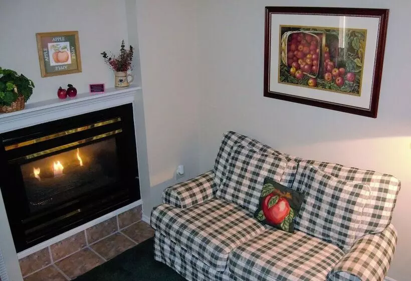 Candlewyck Cove Resort