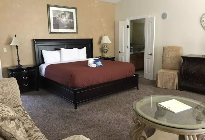 Candlewyck Cove Resort