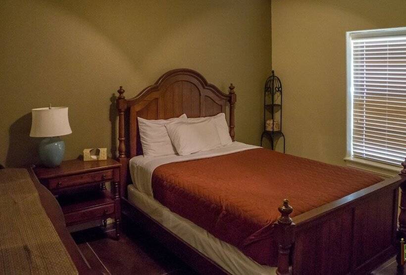 Candlewyck Cove Resort