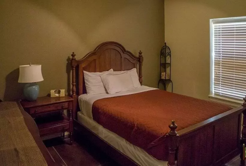 Candlewyck Cove Resort