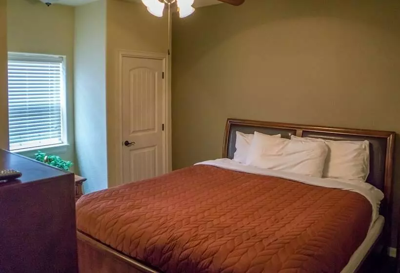 Candlewyck Cove Resort