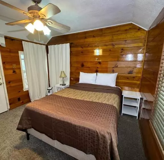 Crest Lodge Historic Mountain Inn