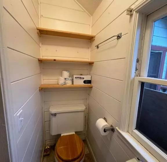 Crest Lodge Historic Mountain Inn