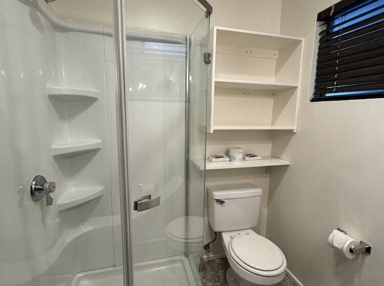 Crest Lodge Historic Mountain Inn