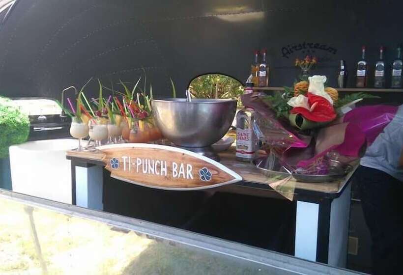 هتل Airstream Paradise