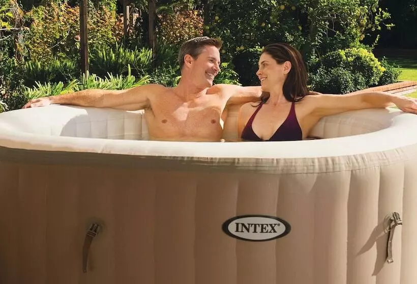 هتل Airstream Paradise