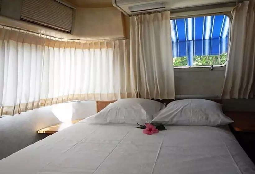 هتل Airstream Paradise