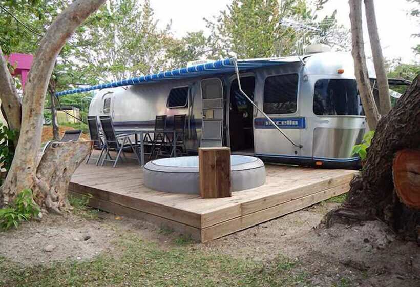هتل Airstream Paradise